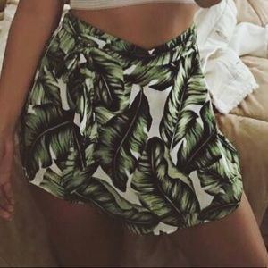 Show Me Your MuMu Island Skort